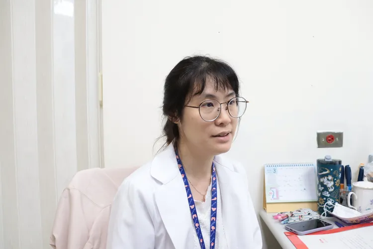 新陳代謝科醫師張之昀表示，不能忽略甲亢可能引發心肌梗塞的致命危機。彰化醫院提供