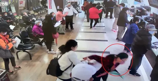 醫院掛號突倒地無呼吸心跳 45歲女甲亢引發心肌梗塞!幸運獲救