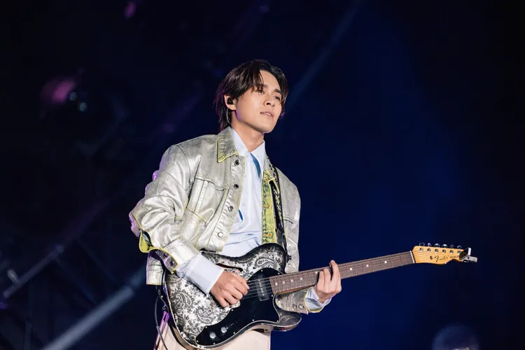 雲安深情演唱。相信音樂提供