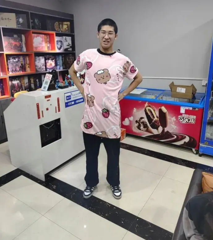 全家不分男女老少的舊衣都能穿去上班。