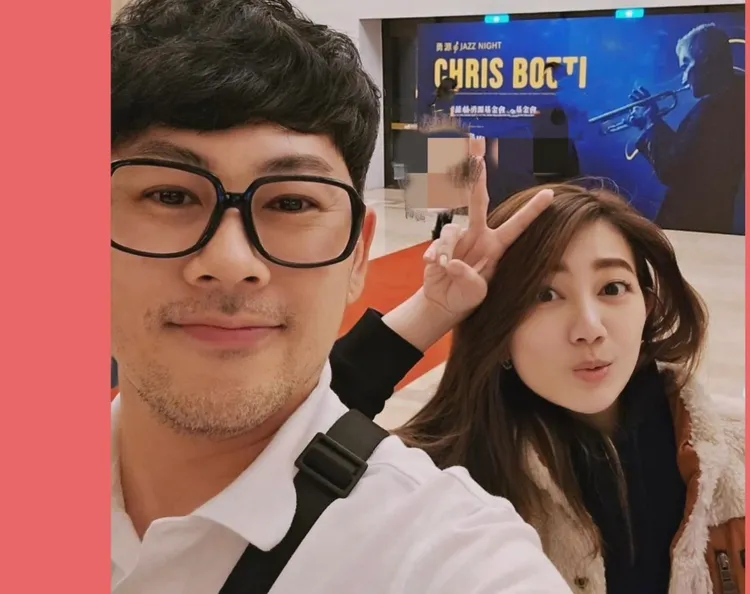 梁靜茹與伍冠諺開心合照，梁靜茹還俏皮的比出ＹＡ。翻攝梁靜茹IG