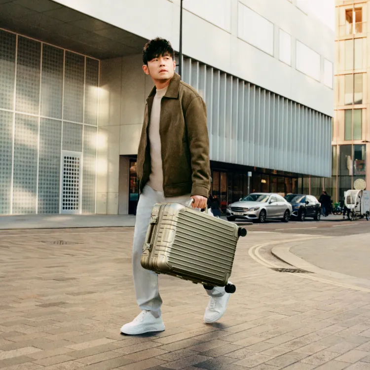周杰倫拍攝RIMOWA廣告大片。品牌提供