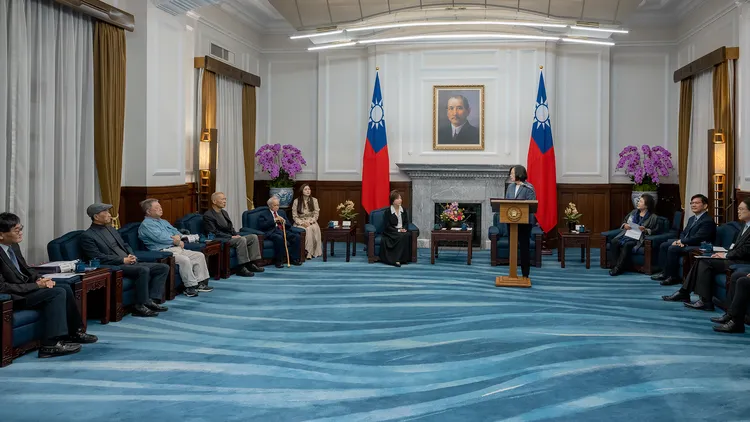 蔡英文感謝民主前輩引領台灣前行。府提供