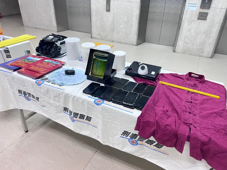 詐團成員還假扮法師，取信被害人。翻攝畫面