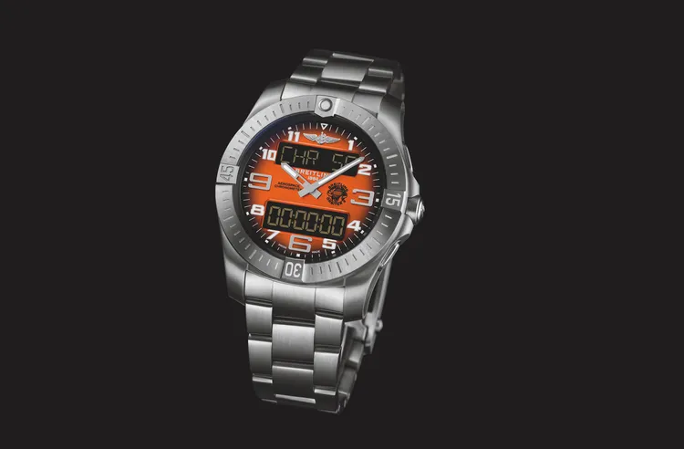 百年靈Aerospace B70 Orbiter航天多功能熱氣球B70腕錶，43mm，鈦金屬錶殼，橘色錶面，鈦金屬/黑色橡膠錶帶，百年靈自製B70機芯，防水深度100米，鍊帶款13萬5000元、皮帶款13萬元。品牌提供