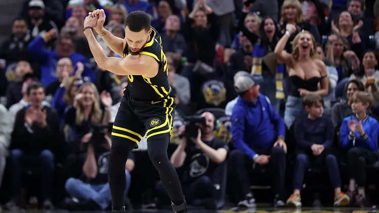 網友們認為要看到泰勒的照片才是正確的。翻攝自《紐約郵報》