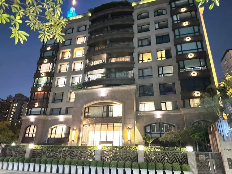 汪小菲走了500公尺回到台北租屋處。特勤中心攝