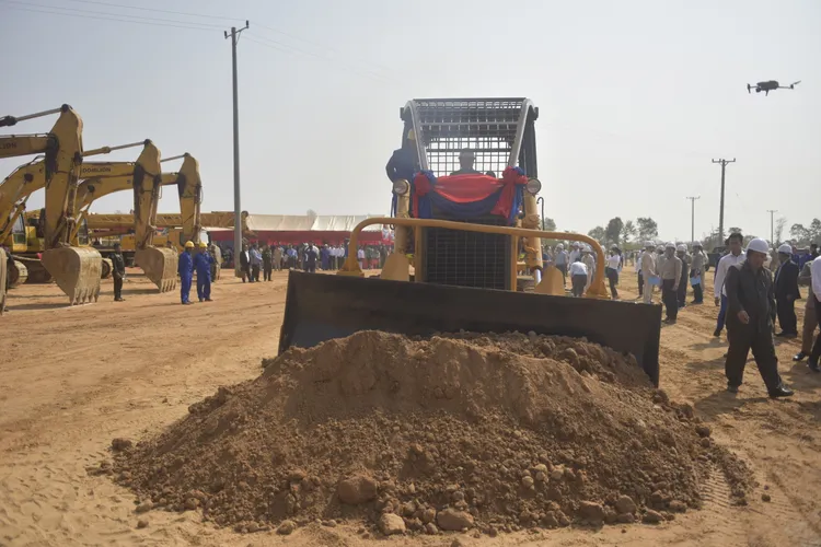 中國援建的當甘貝水庫，上月1日開工。新華社