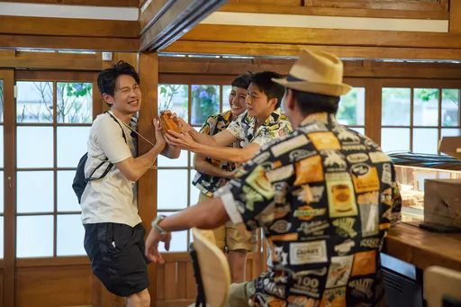 姚淳耀離職慘遭「五花大綁」 伸手求救畫面曝光