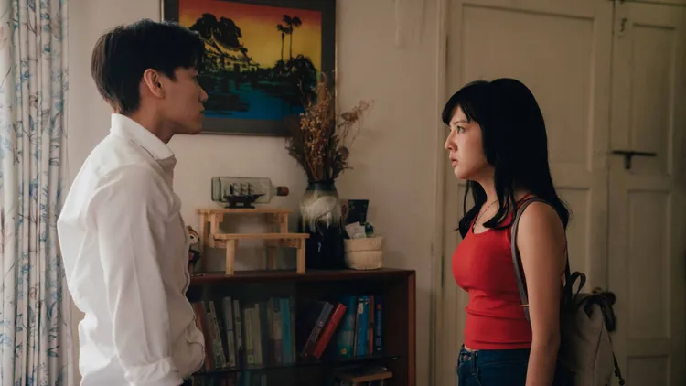 邱宇辰（左）劇中厲聲喝斥妹妹林思廷衣著太曝露。結果娛樂提供