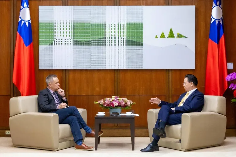 吳釗燮接受「紐約時報」專訪。外交部提供