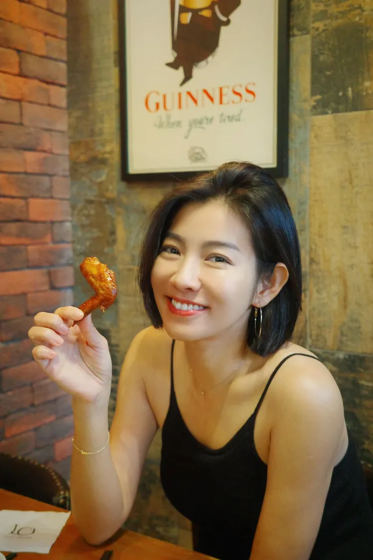 米可白21日公開體重是58.4公斤，笑說臉雖綠了，但接受現在的模樣。翻攝自米可白臉書