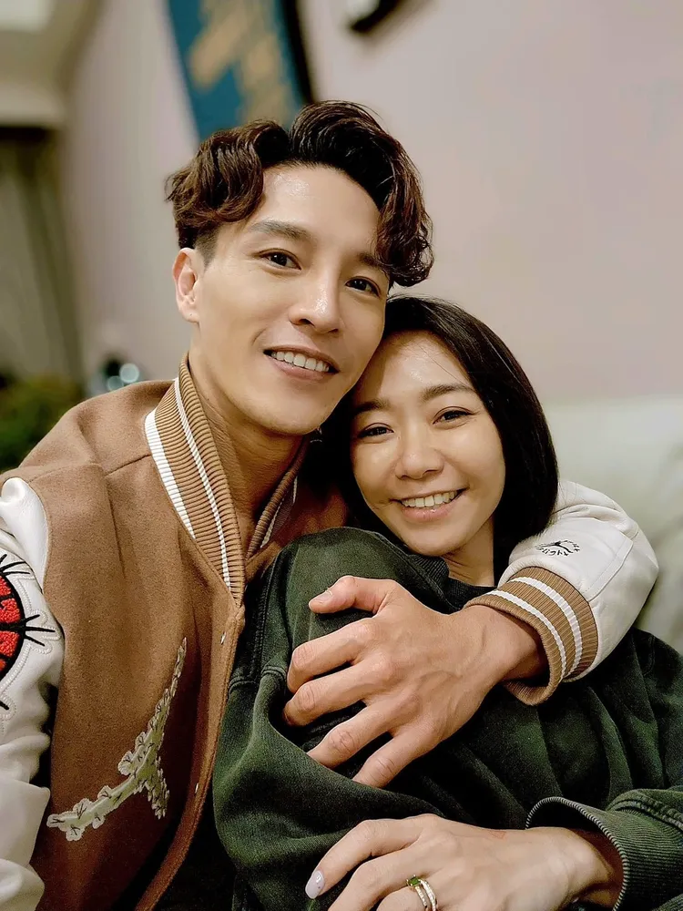 龍語申（左）和何依霈夫妻也被點名。翻攝龍語申臉書