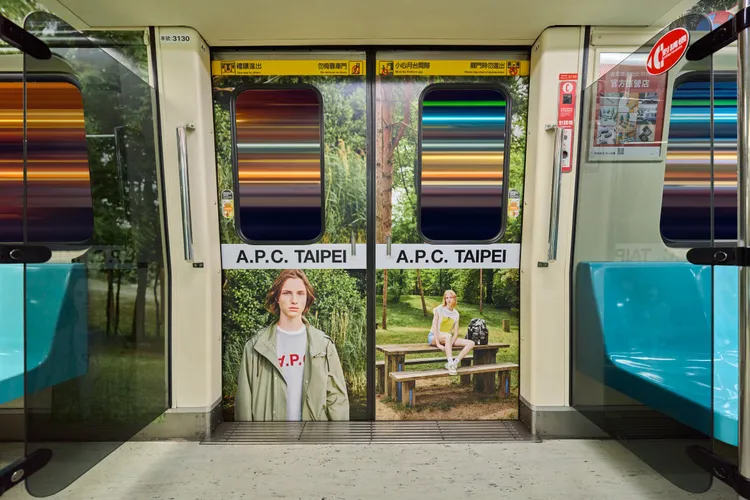 品牌攜手捷運板南線推出A.P.C列車。品牌提供