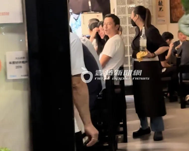 林熙蕾和老公楊晨在新生北路知名老牌無菜單日料餐廳慶祝結婚13周年。特勤中心攝