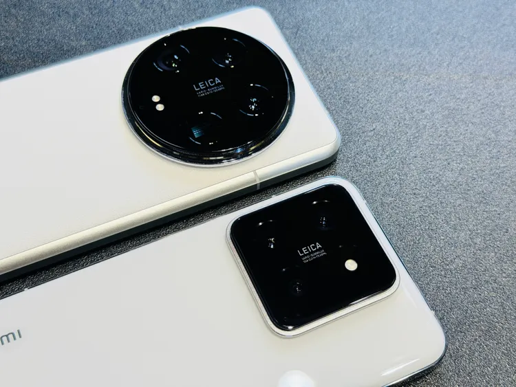 圖上為小米14 Ultra、下為小米14