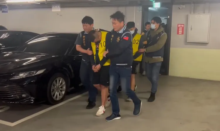 新店警方下午逮捕林嫌等8人，帶回偵訊釐清案發經過與原因。翻攝畫面