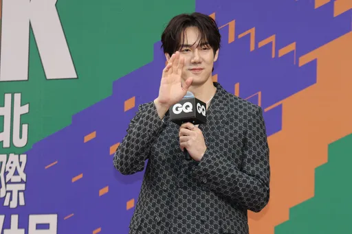 韓星柳演錫現蹤信義區撂中文 自曝是個「西裝富翁」