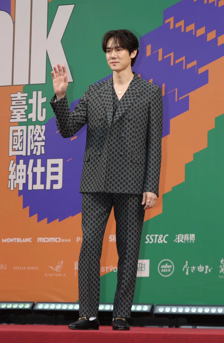 柳演錫身著全套GUCCI西裝。彭欣偉攝