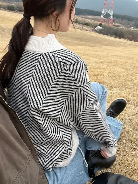 發文者「有圖有真相」，隨文附上日本女友長髮馬尾清秀背影照，讓一票宅男網友羨慕不已。翻攝自論壇Dcard