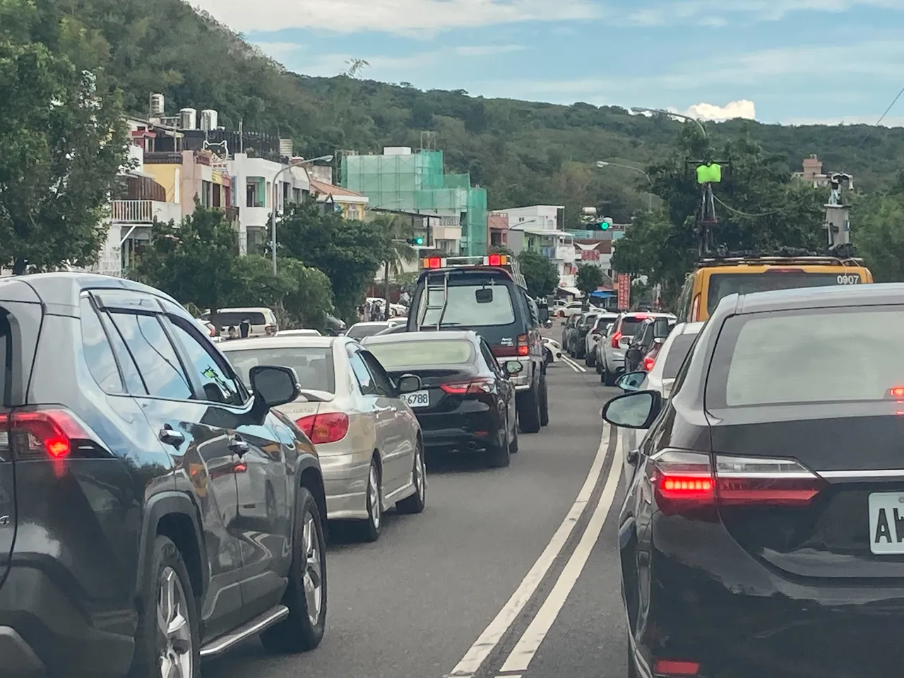 連假預估出現大量車潮。資料照片