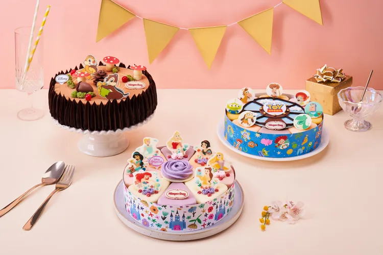 哈根達斯門市熱銷款迪士尼系列冰淇淋蛋糕：迪士尼公主團聚、玩具總動員摩天輪、奇奇蒂蒂森林。業者提供