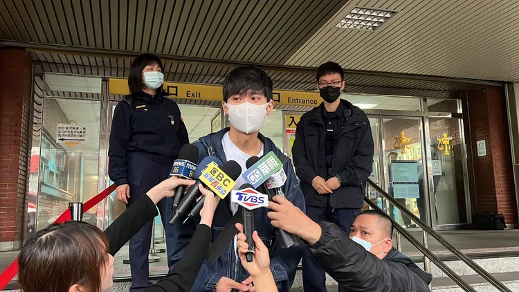 耀樂離去時，表示希望案件趕快落幕。陳彩玲攝