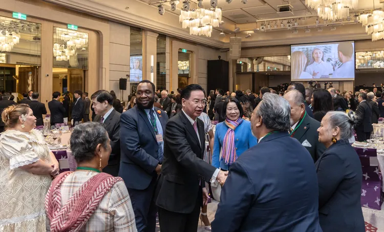 吳釗燮感謝駐台使節跟台灣緊密合作。總統府提供