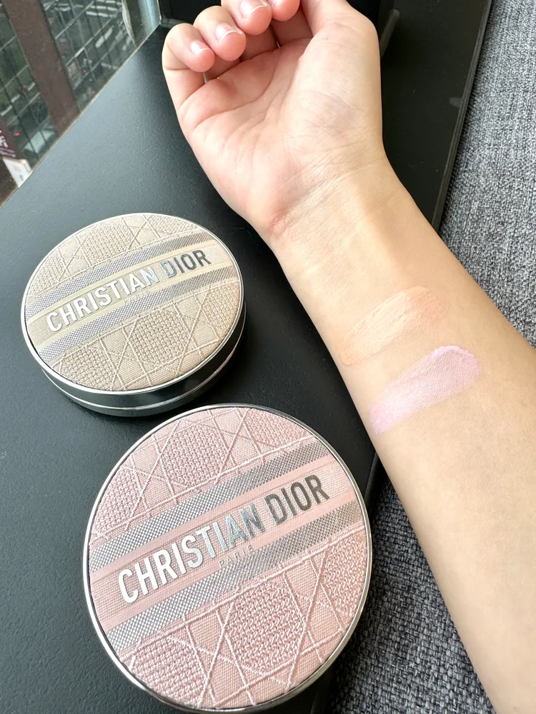 超完美亮妍氣墊試色，粉蕊1800元、外殼1250元。張家玲攝