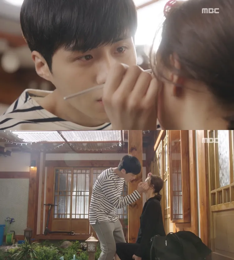 金宣虎劇中幫李裕英畫眼線，男友力爆表。翻攝MBC