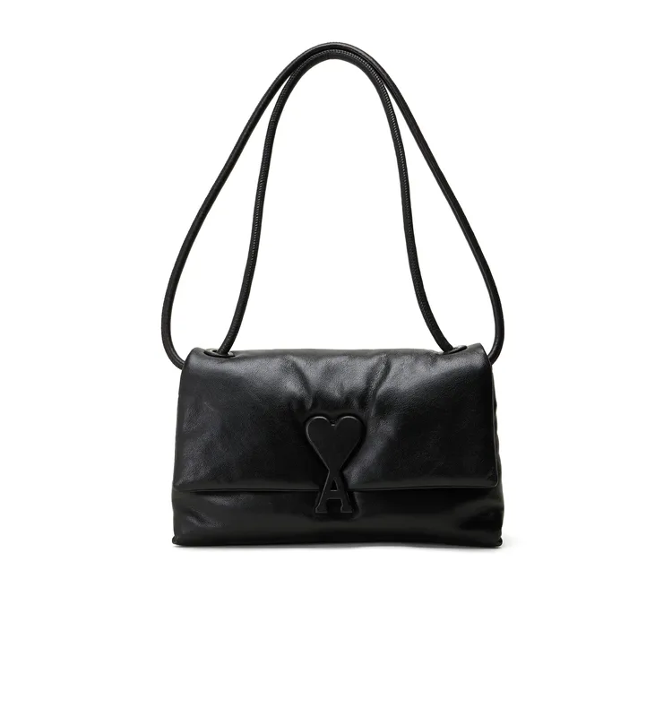 Voulez Vous肩背包，3萬8980元。品牌提供