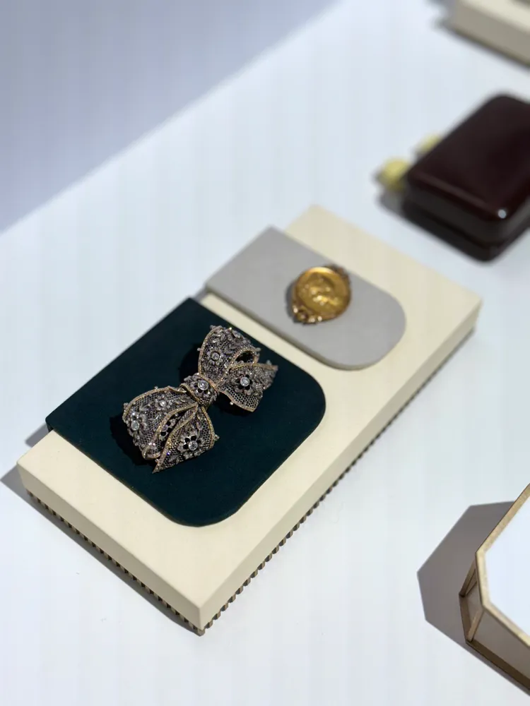 古董珠寶作品。品牌提供