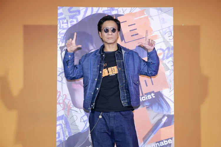 朱栢康飾演填詞大師。華映提供