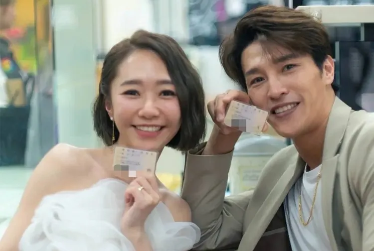 龍語申（右）和何依霈夫妻都被吳婉君點名開罵。經紀人提供