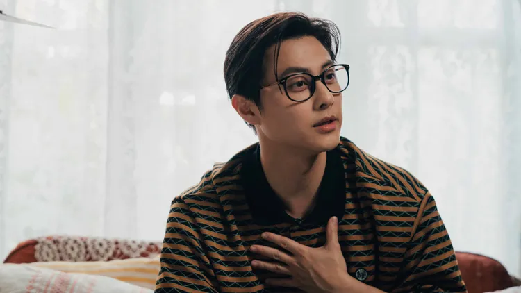 王子邱勝翊特別演出魔術社老師「邱謙」，調侃親弟弟的即興台詞全網爆笑。結果娛樂提供