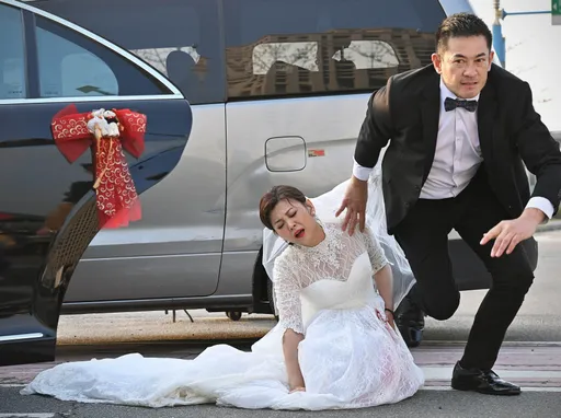 方馨《追分成功》4度披婚紗 為愛人擋子彈義無反顧