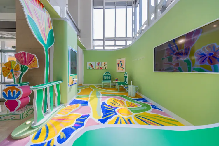 法國藝術家Alexandre Benjamin Navet為梵克雅寶打造春日花園展覽空間。品牌提供