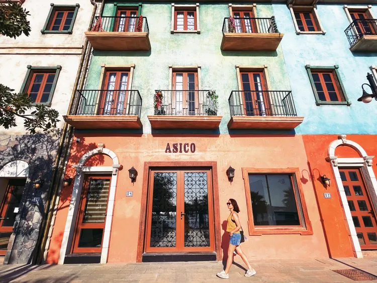 「Sun Premier Village Primavera地中海小鎮」不管怎麼拍都超有異國風。網美盈沐攝