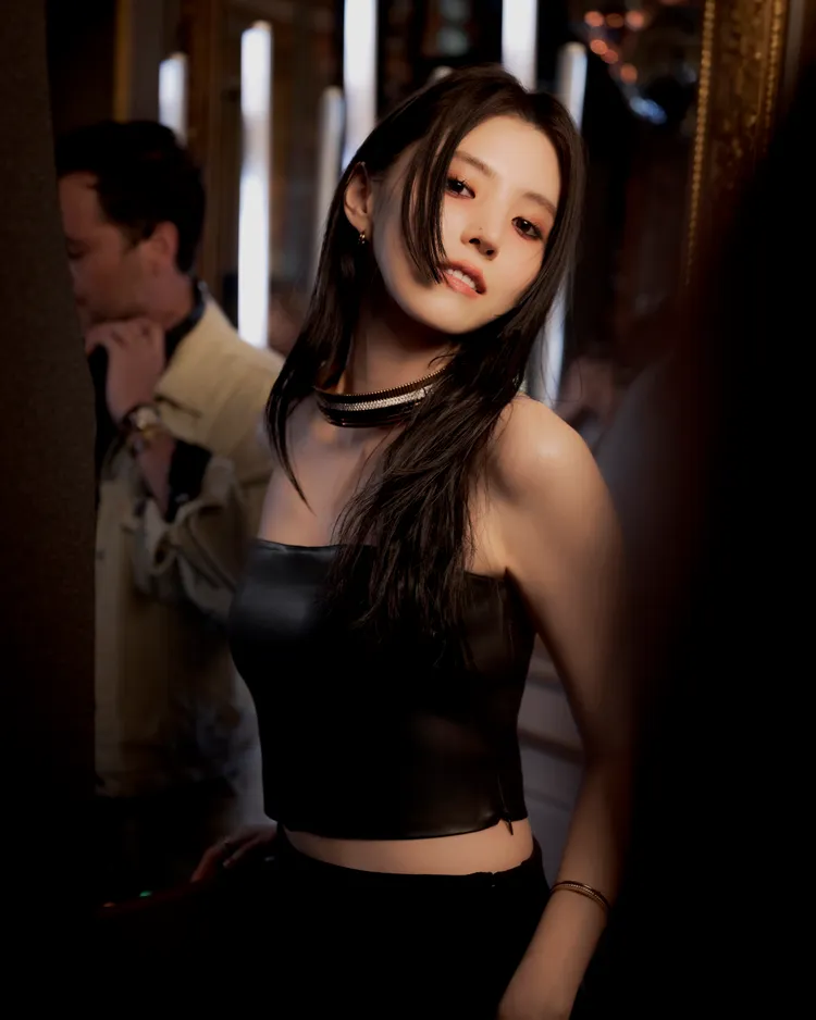 韓素希戴上BOUCHERON最新Quatre Classique系列作品。品牌提供