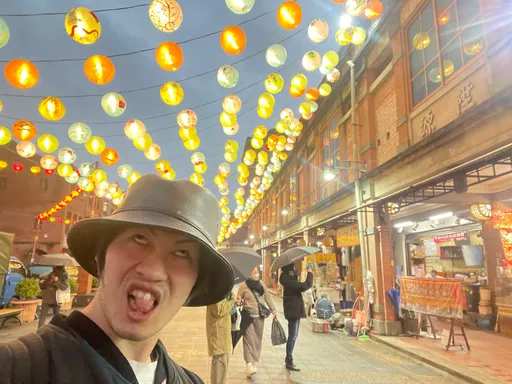 日漫画家游台受困公厕！急发文求助　台网傻眼：到底怎么锁的