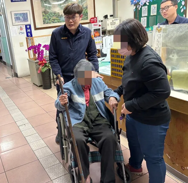 警方通知家人接回家。大園警分局提供