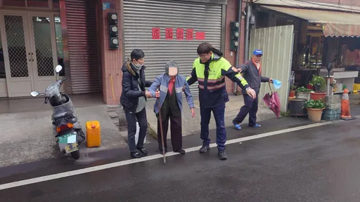 桃園9旬婦路倒只記得女兒名 大園警過濾數十筆資料助尋親