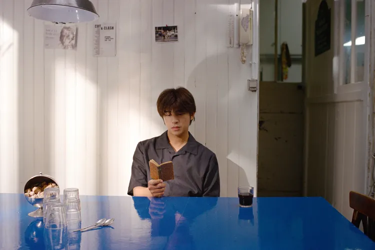 陳柏霖示範春夏型男春搭。品牌提供