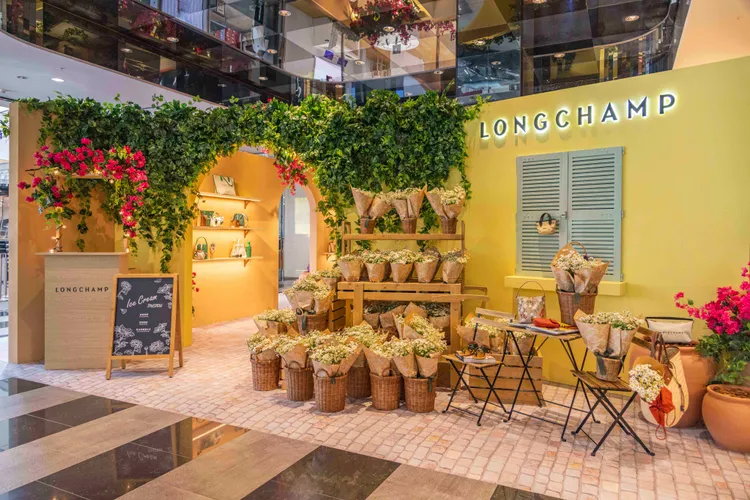 LONGCHAMP期間限定店具有濃濃的南法風情。品牌提供