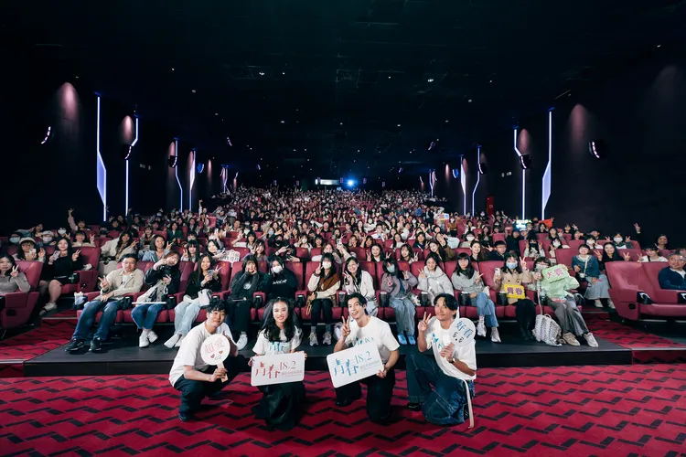 《青春18x2 通往有你的旅程》昨天上映，全台開出770萬票房奪冠。翻滾吧男孩電影有限公司 提供