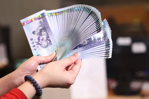 保母要求端午、中秋給6萬7 媽媽傻眼:她說當年費!網炸鍋