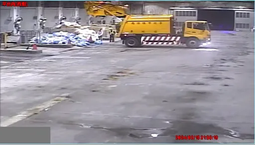 鑽石項鍊誤當垃圾丟 好險!打這支電話攔車找回