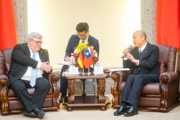 韓國瑜日前接見包瑞翰。韓辦提供