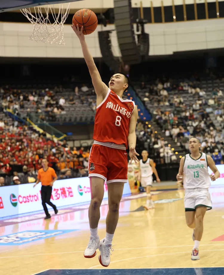 黃瀚陞(左)。名衍行銷