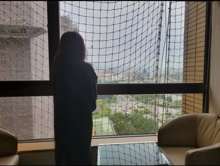 小彤今天在手術之前拍了背影照。翻攝小彤臉書